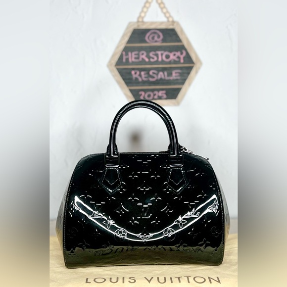 🖤𝐋𝐎𝐔𝐈𝐒 𝐕𝐔𝐈𝐓𝐓𝐎𝐍🖤Montana vernis empreinte hand bag ($975) - Picture 2 of 9
